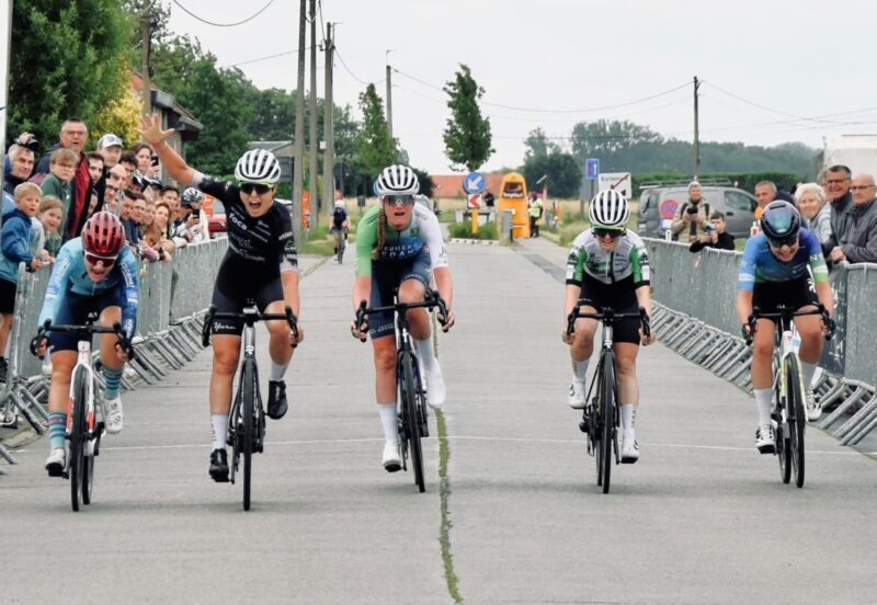 Hanne DeZutter wint Elle Ladies koers 2026